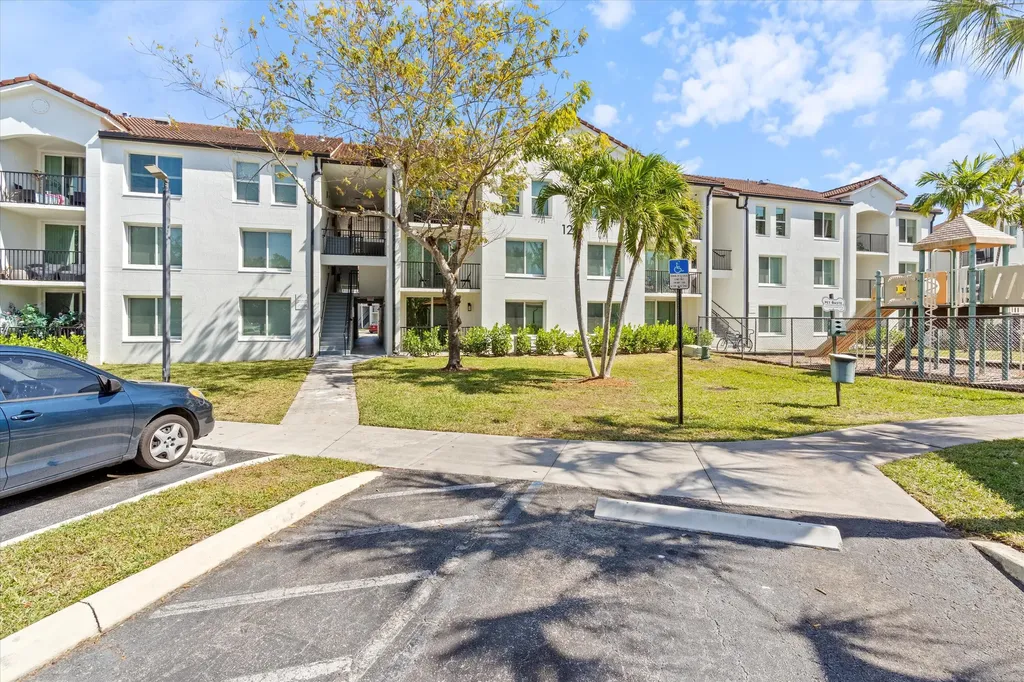 1205 Villa Circle Boynton Beach FL 33435