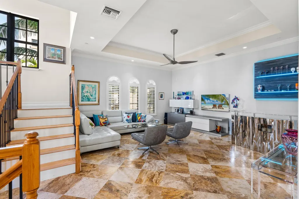 65 NE 4th Avenue Delray Beach FL 33483