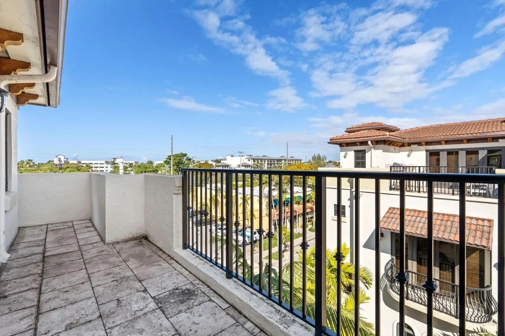 65 NE 4th Avenue Delray Beach FL 33483