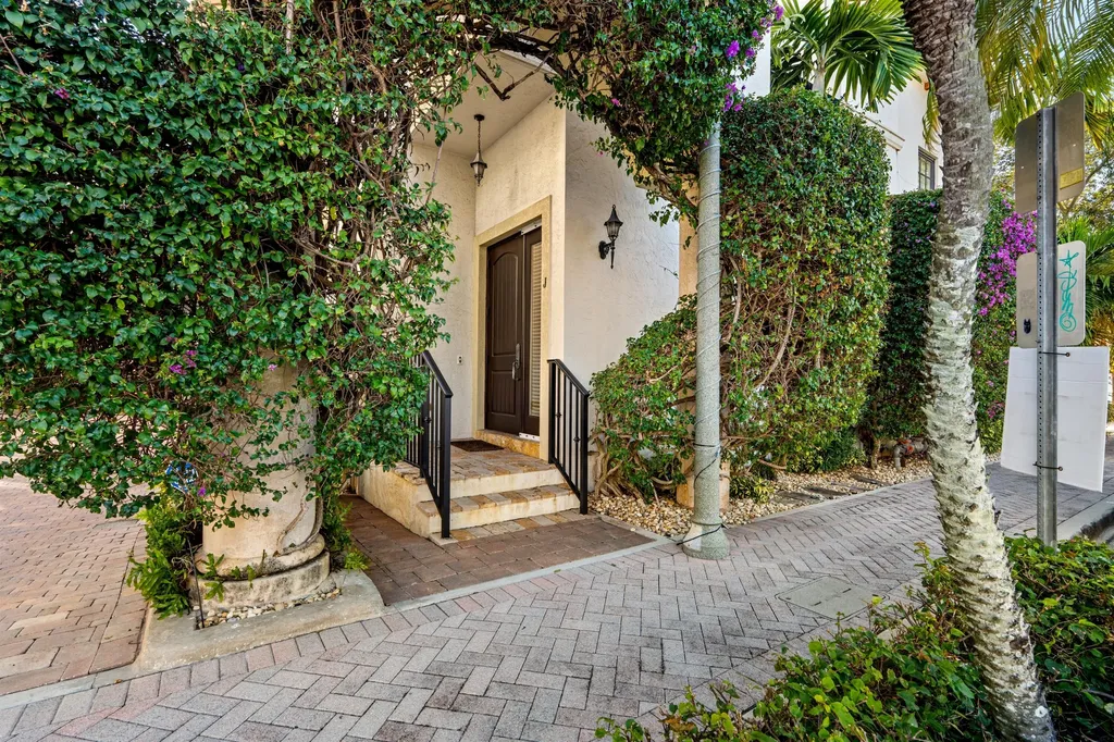 65 NE 4th Avenue Delray Beach FL 33483