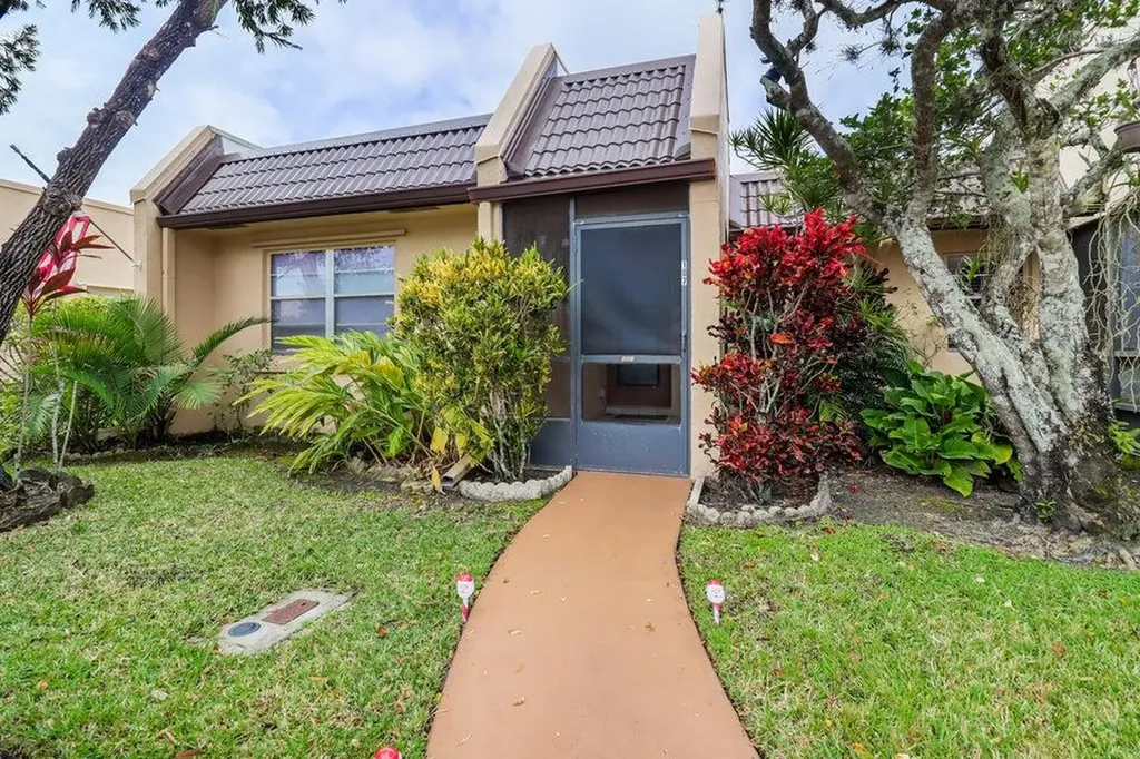 107 Lake Terry Drive West Palm Beach FL 33411