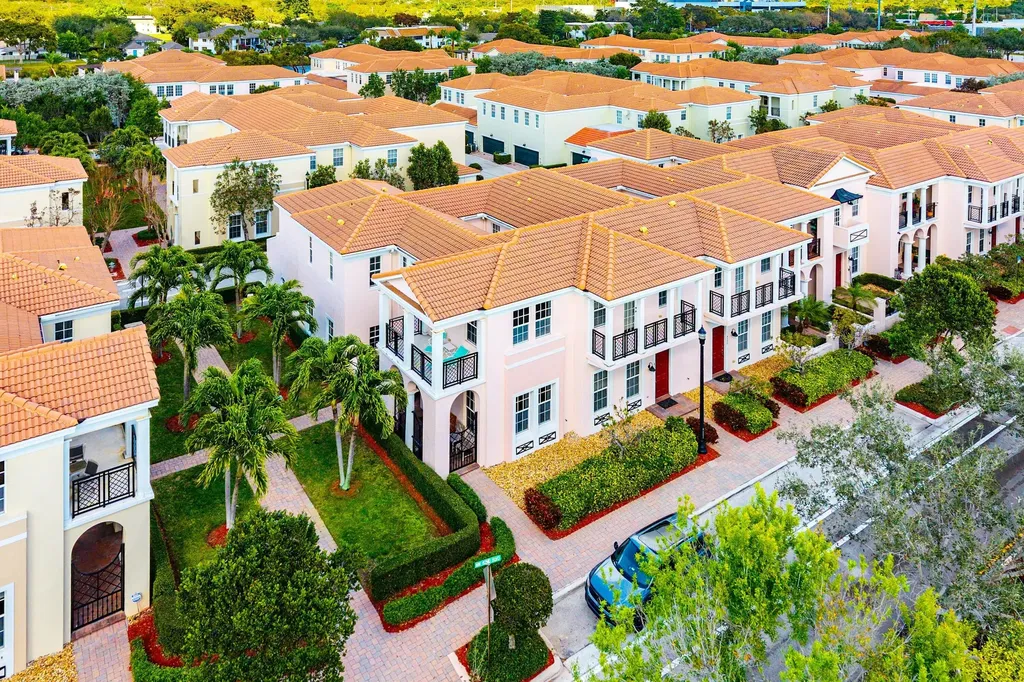 834 NW 83rd Lane Boca Raton FL 33487