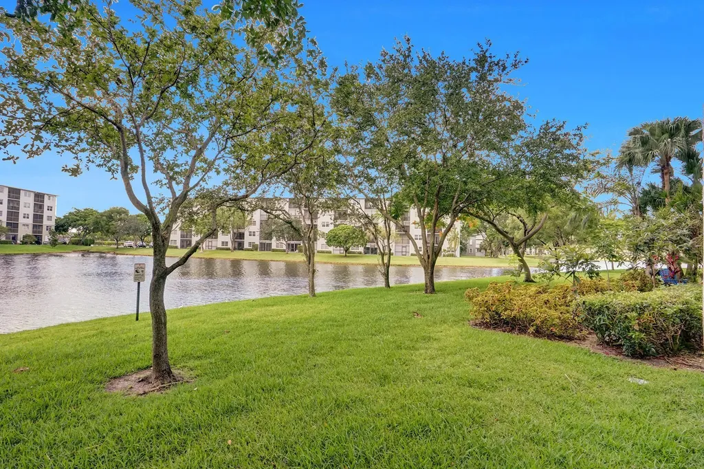 2334 S Cypress Bend Drive Pompano Beach FL 33069