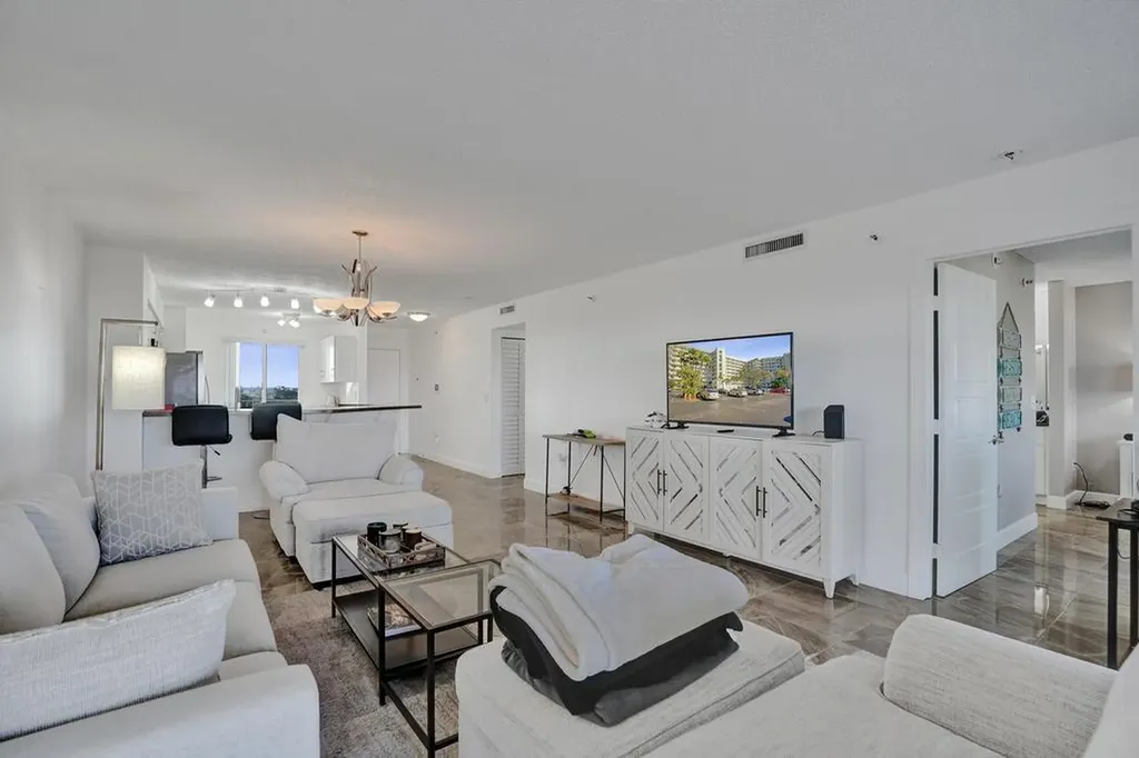 2334 S Cypress Bend Drive Pompano Beach FL 33069