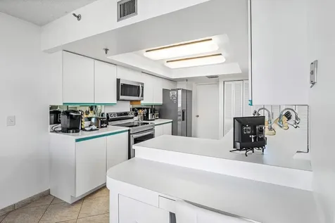 2427 Presidential Way West Palm Beach FL 33401