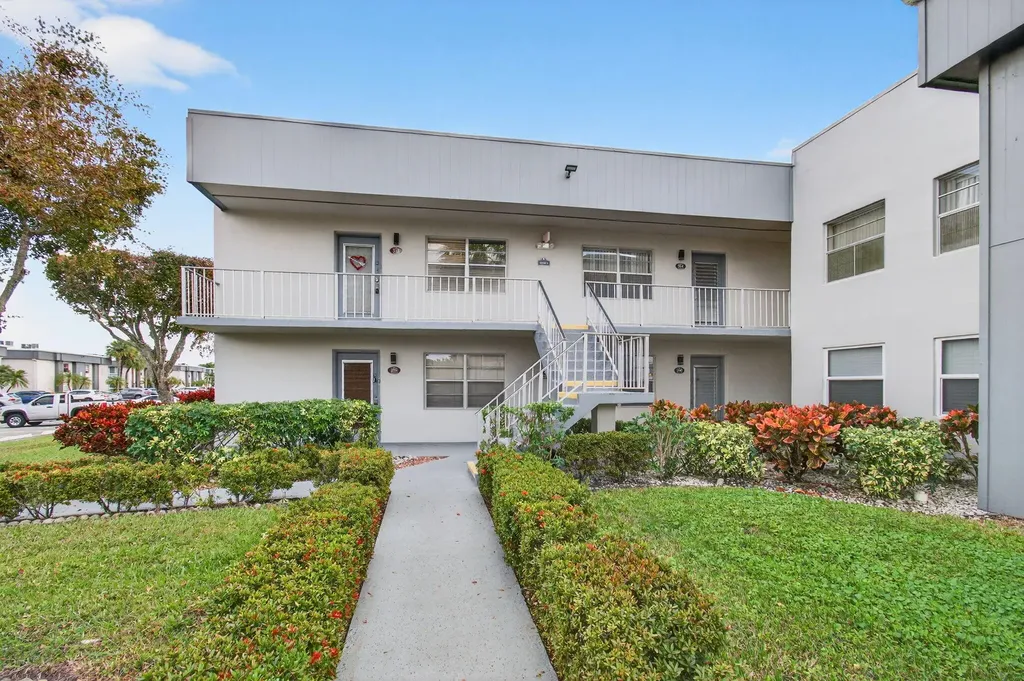 292 Piedmont G Delray Beach FL 33484