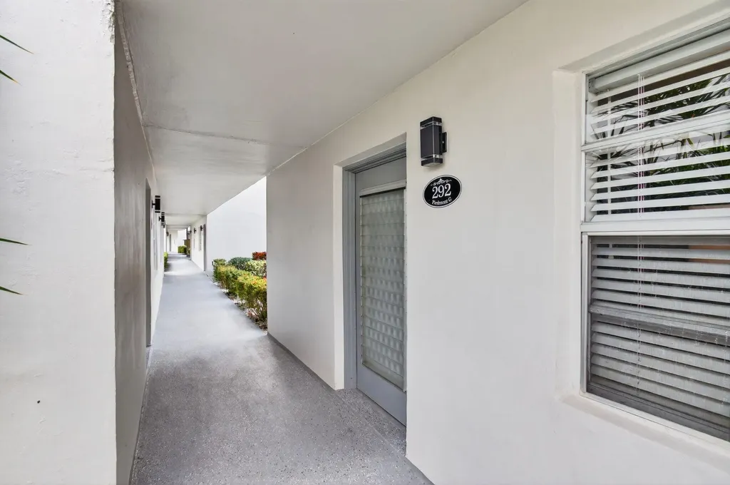 292 Piedmont G Delray Beach FL 33484