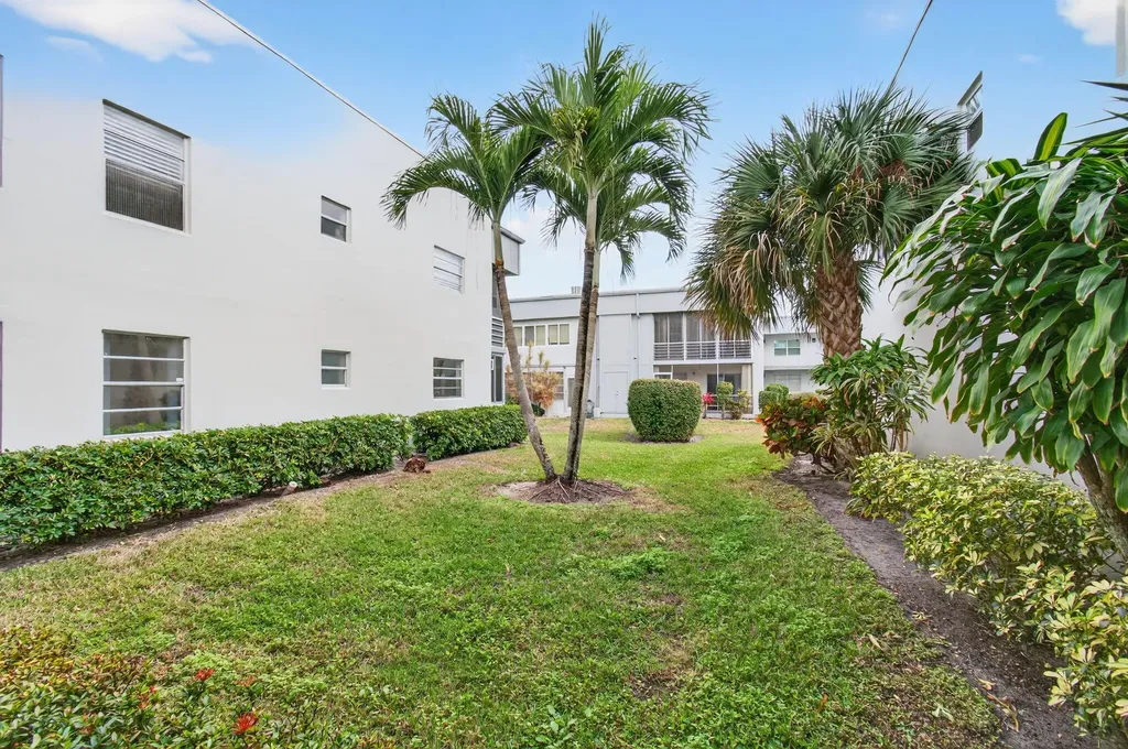 292 Piedmont G Delray Beach FL 33484