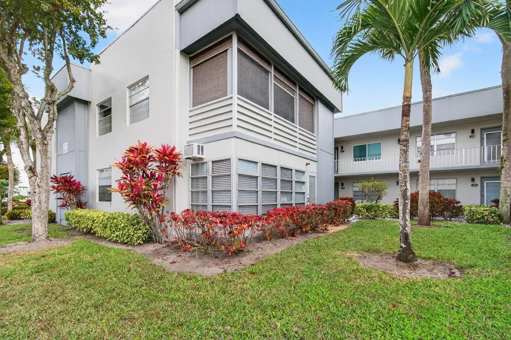 292 Piedmont G Delray Beach FL 33484