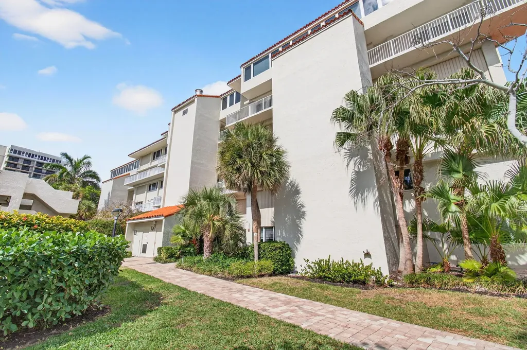3908 S Ocean Boulevard Highland Beach FL 33487