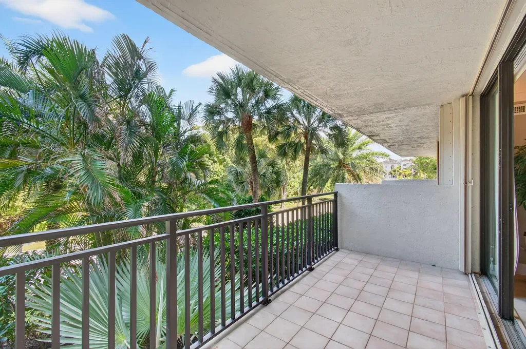 3908 S Ocean Boulevard Highland Beach FL 33487