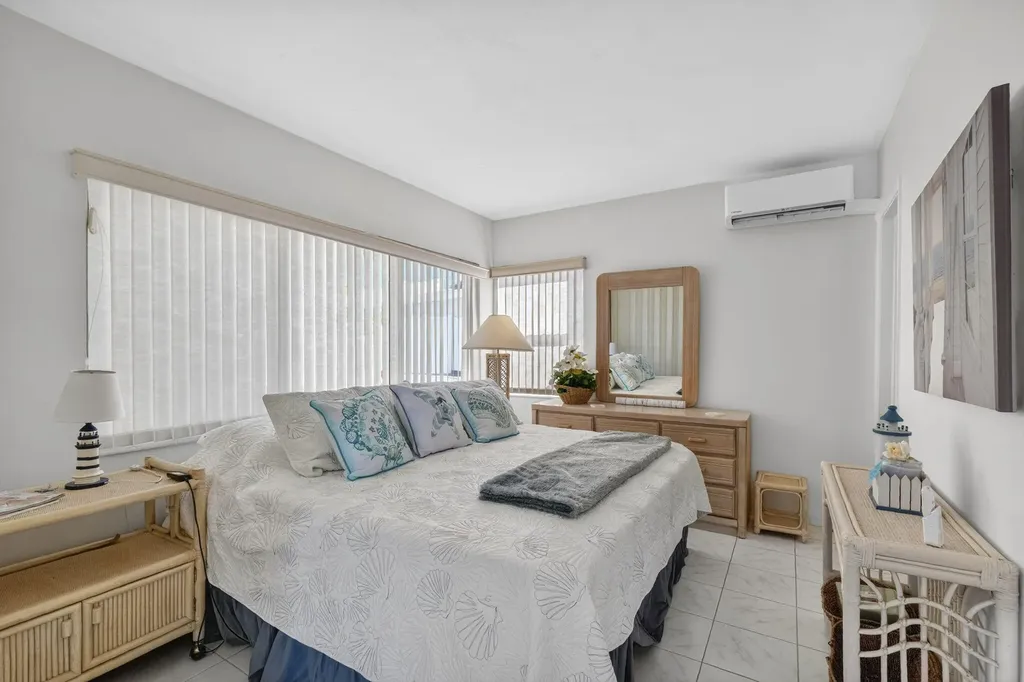 1221 Hillsboro Mile Hillsboro Beach FL 33062