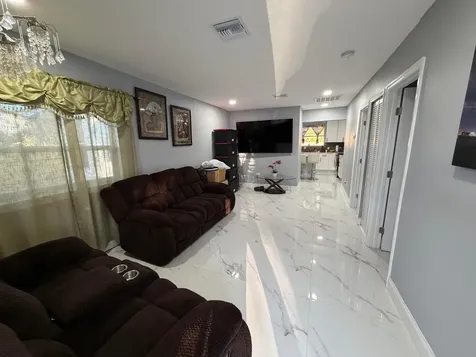 1606 S 45 Street Tampa FL 33619