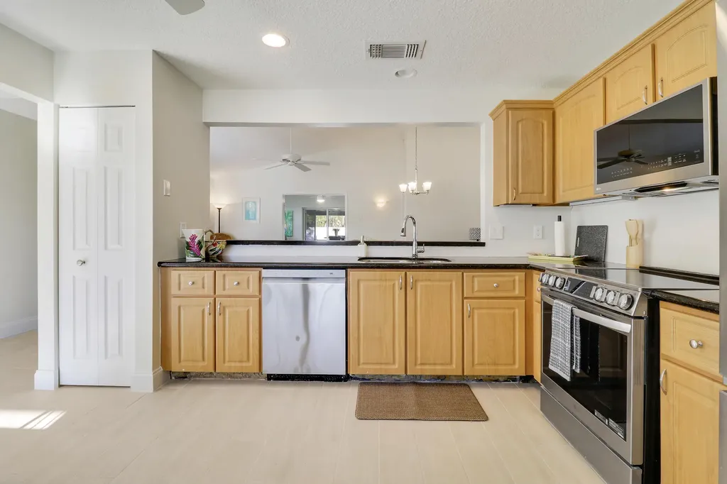 125 Arrowhead Circle Jupiter FL 33458