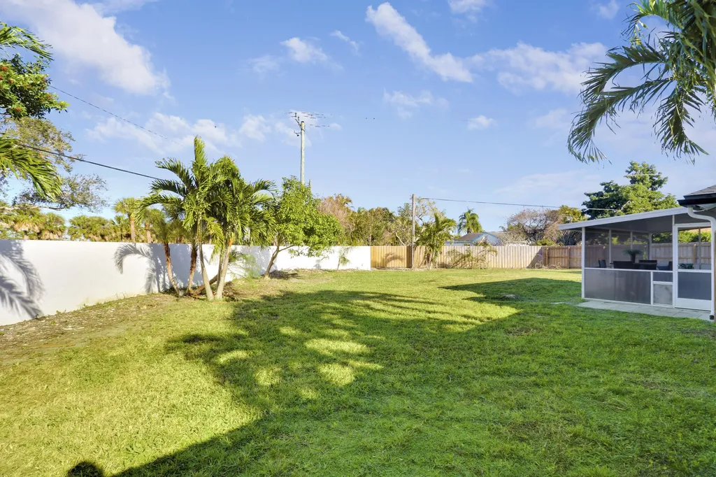 125 Arrowhead Circle Jupiter FL 33458