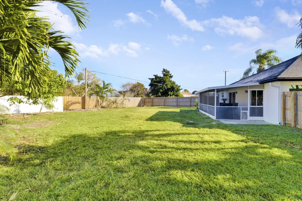 125 Arrowhead Circle Jupiter FL 33458