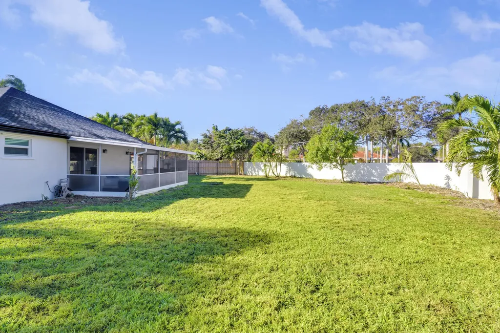 125 Arrowhead Circle Jupiter FL 33458