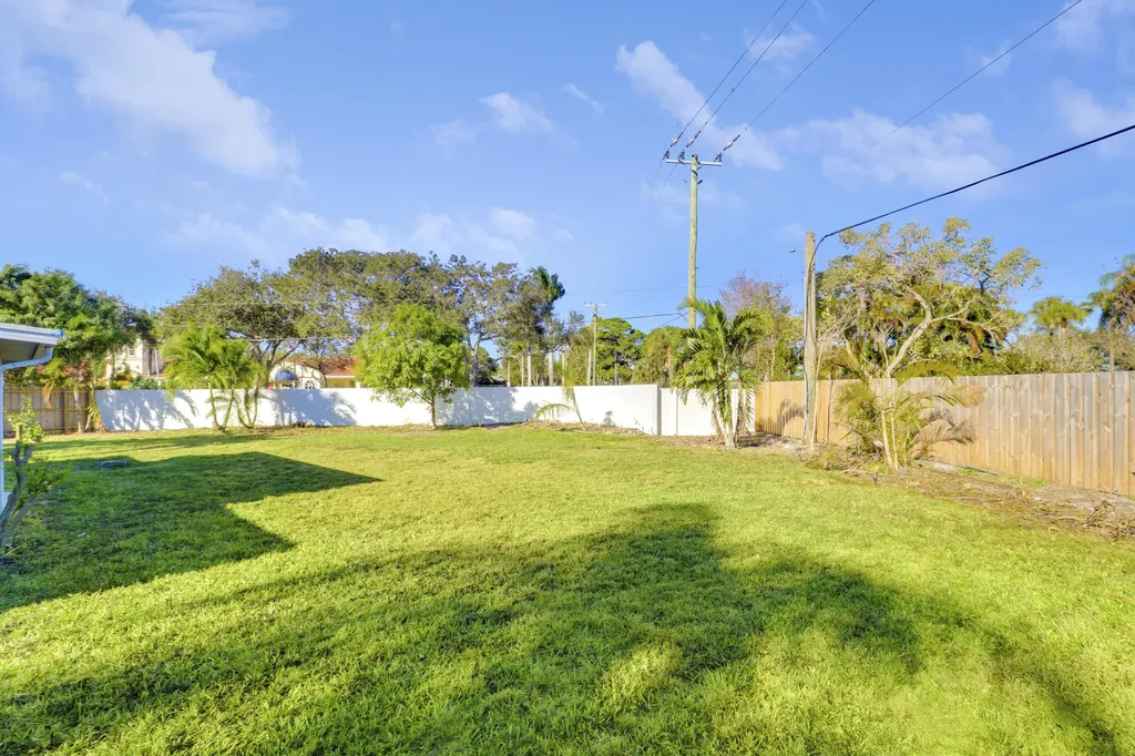 125 Arrowhead Circle Jupiter FL 33458
