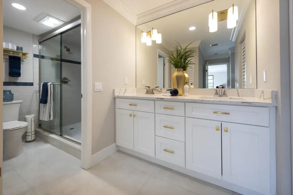 8535 Casa Del Lago Boca Raton FL 33433