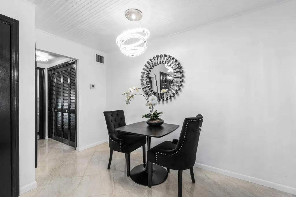 340 Horizons W Boynton Beach FL 33435