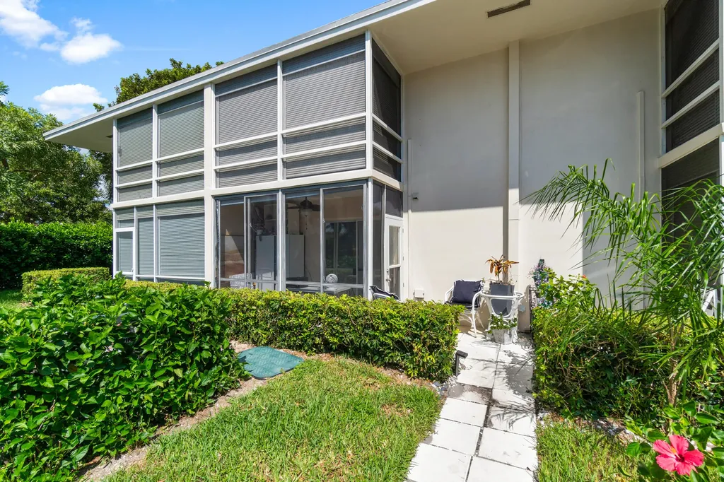 340 Horizons W Boynton Beach FL 33435