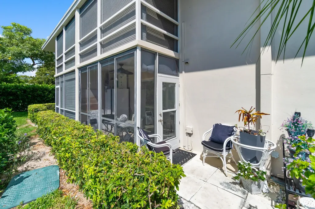 340 Horizons W Boynton Beach FL 33435