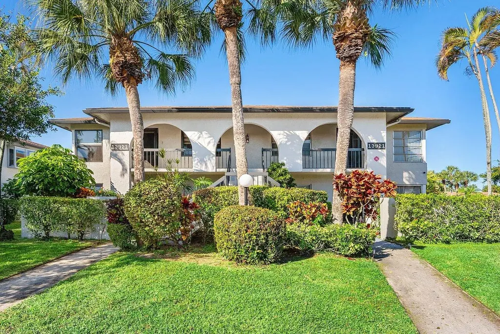13921 Royal Palm Court Delray Beach FL 33484