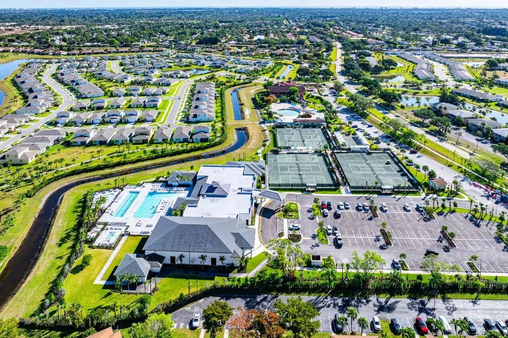 13921 Royal Palm Court Delray Beach FL 33484
