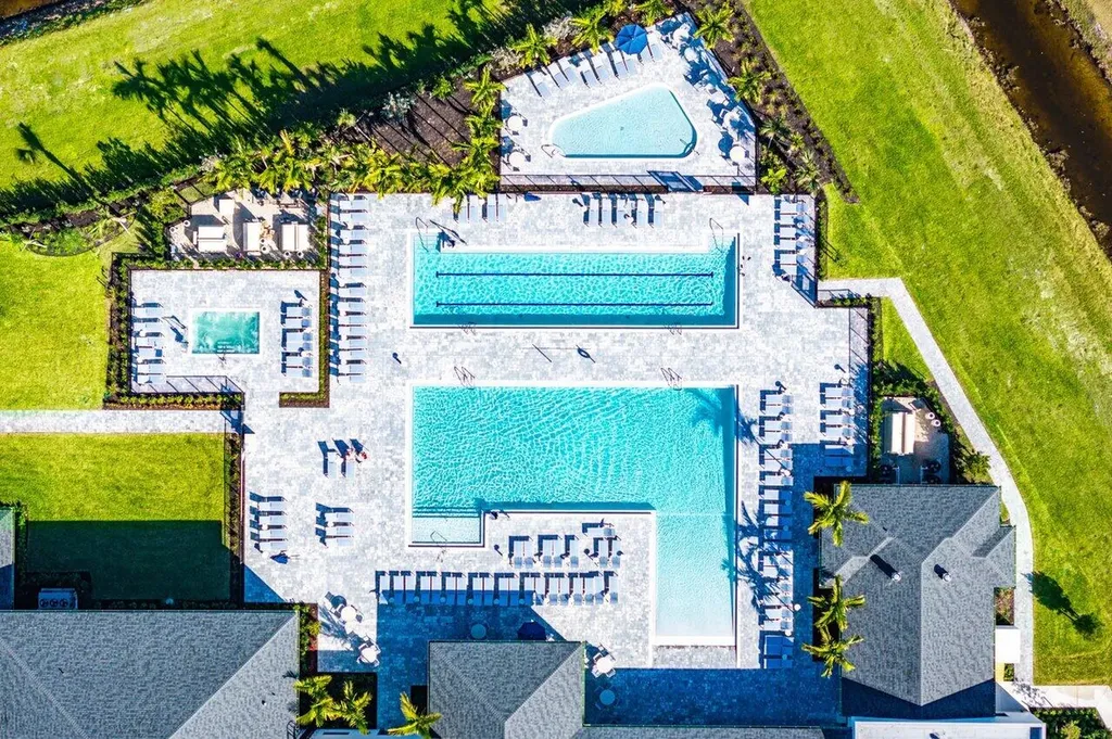 13921 Royal Palm Court Delray Beach FL 33484