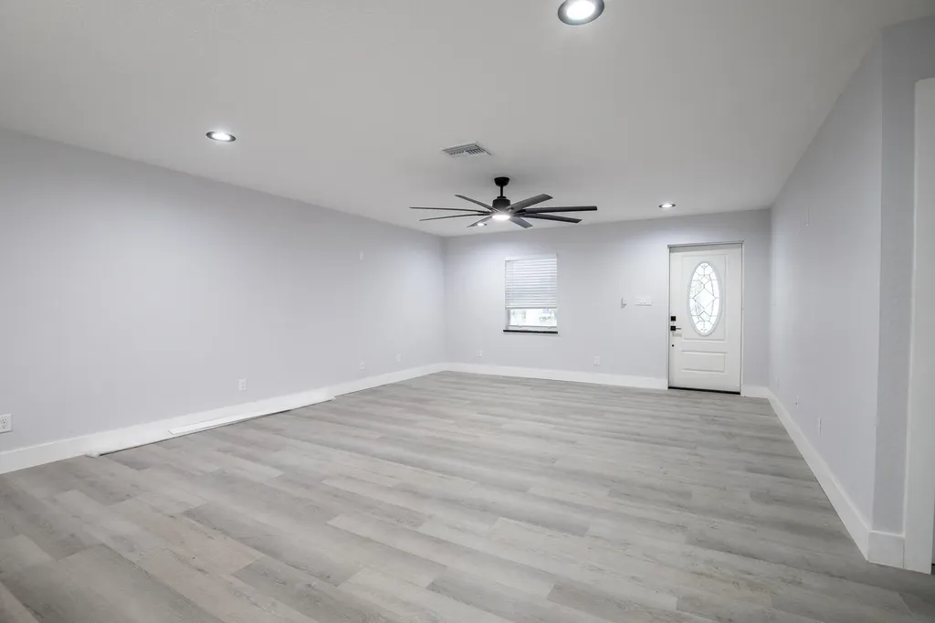 332 W Ventura Avenue Clewiston FL 33440