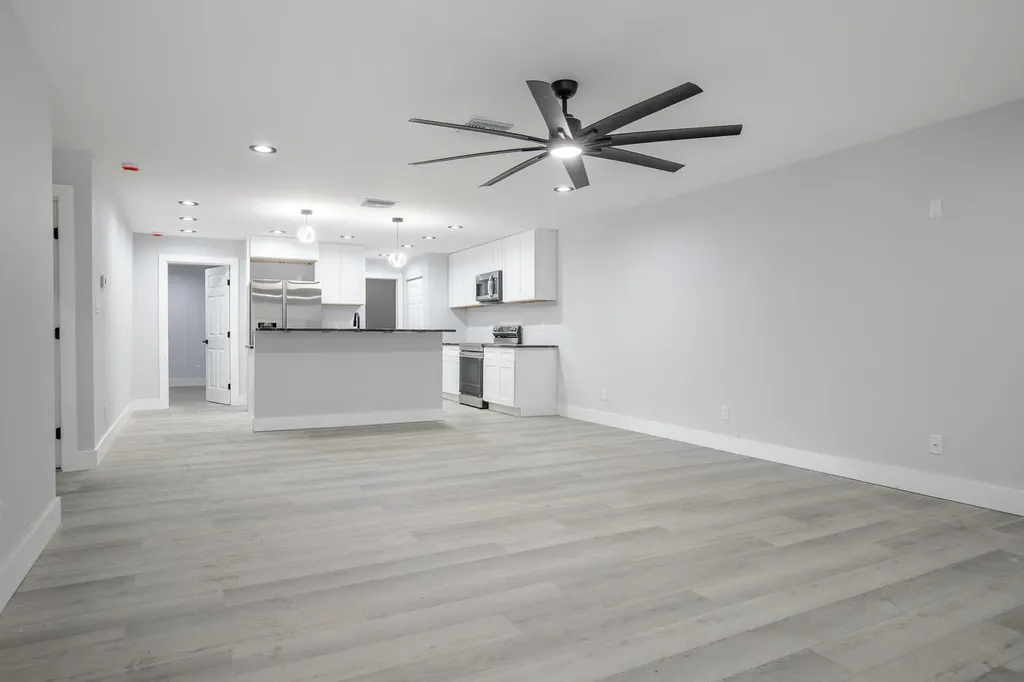 332 W Ventura Avenue Clewiston FL 33440