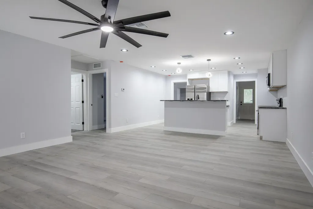332 W Ventura Avenue Clewiston FL 33440