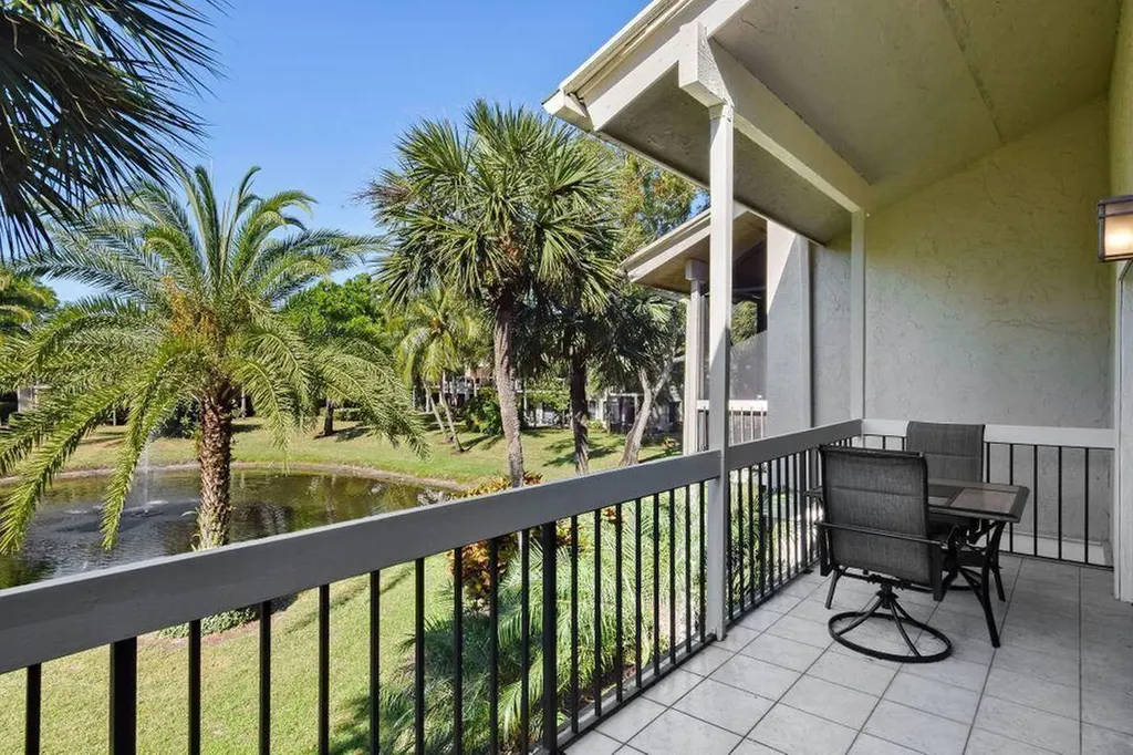 11863 Wimbledon Circle Wellington FL 33414