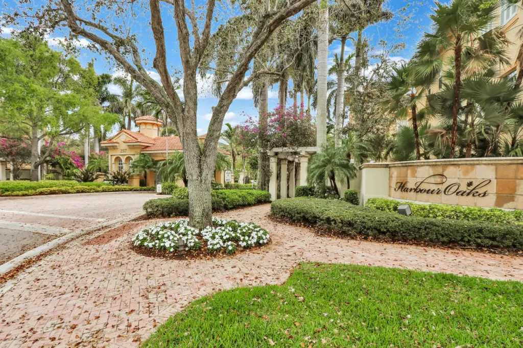 11860 Valencia Gardens Avenue Palm Beach Gardens FL 33410