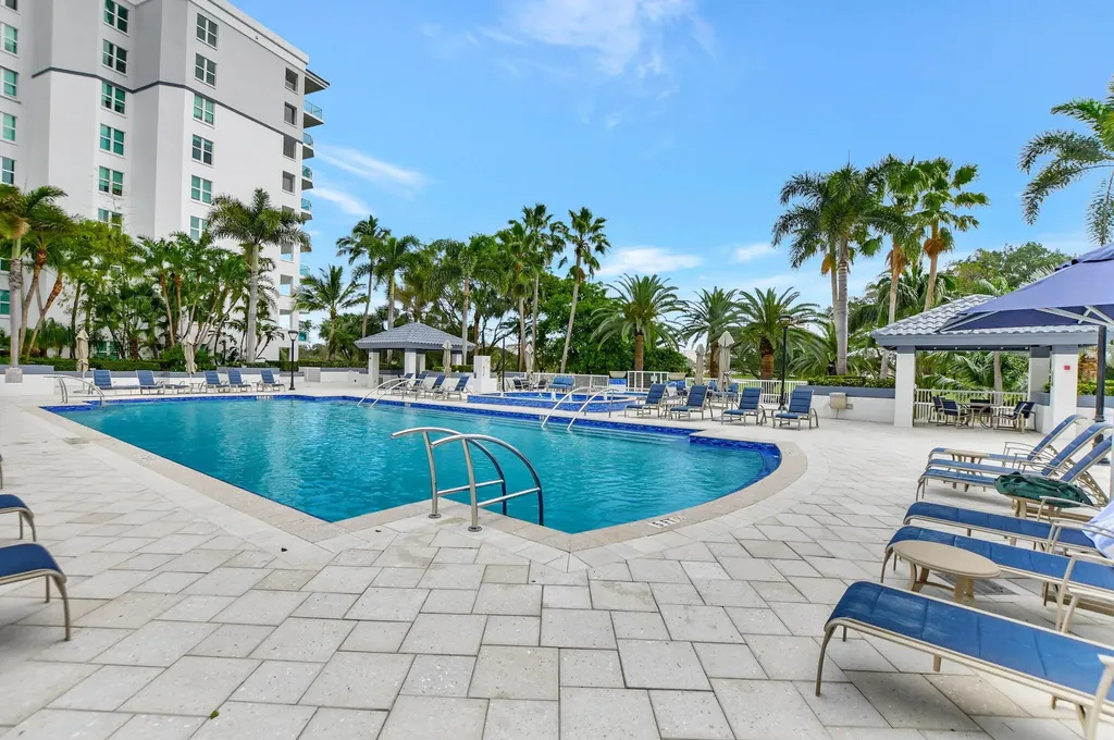 550 SE Mizner Boulevard Boca Raton FL 33432