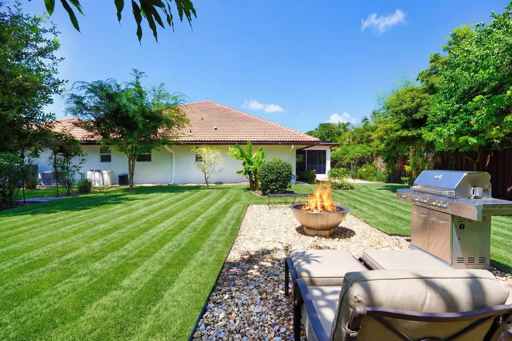 4535 Oak Tree Court Delray Beach FL 33445
