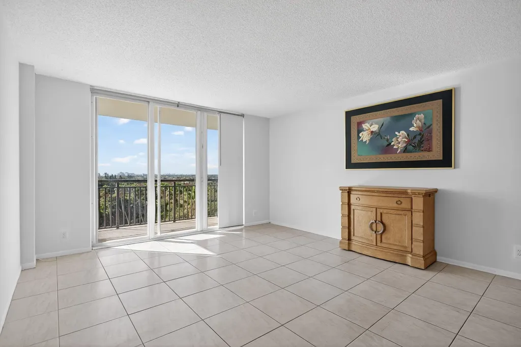 1147 Hillsboro Mile Hillsboro Beach FL 33062