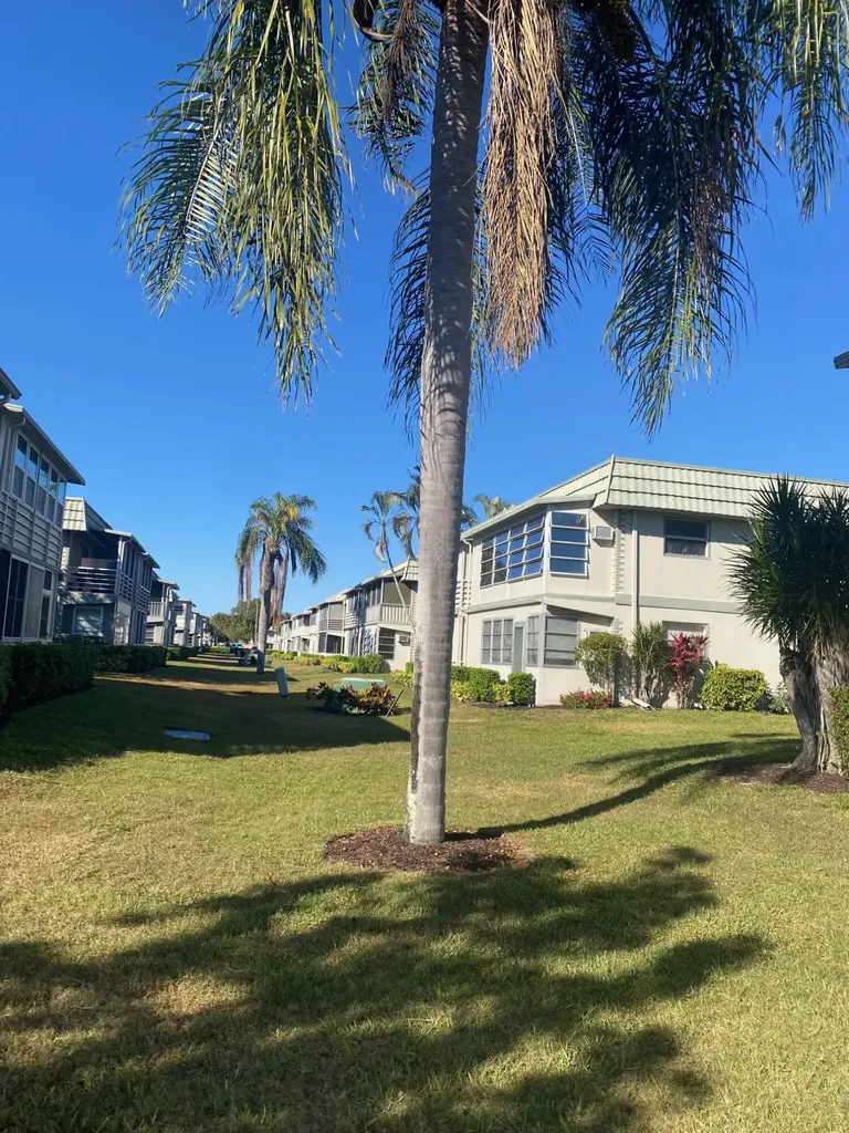 668 Monaco N Delray Beach FL 33446