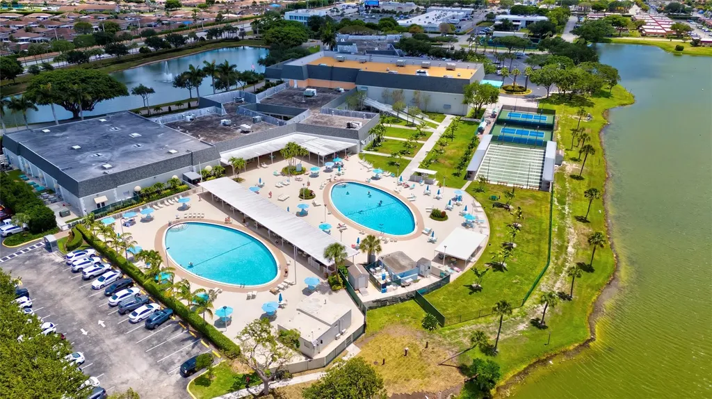 668 Monaco N Delray Beach FL 33446