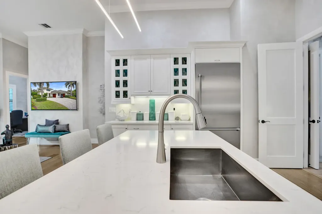 2590 Estates Drive North Palm Beach FL 33408