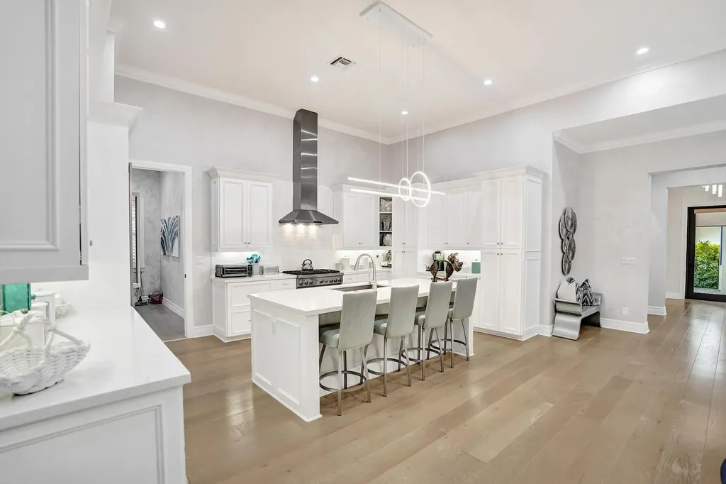 2590 Estates Drive North Palm Beach FL 33408