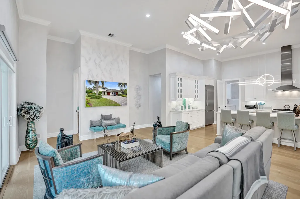 2590 Estates Drive North Palm Beach FL 33408