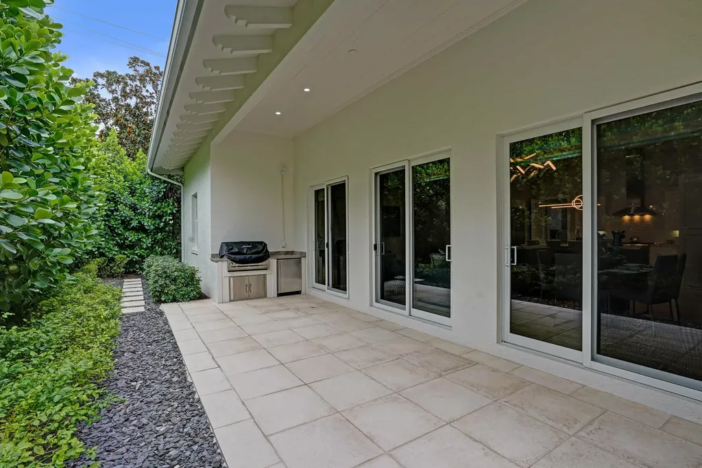 2590 Estates Drive North Palm Beach FL 33408
