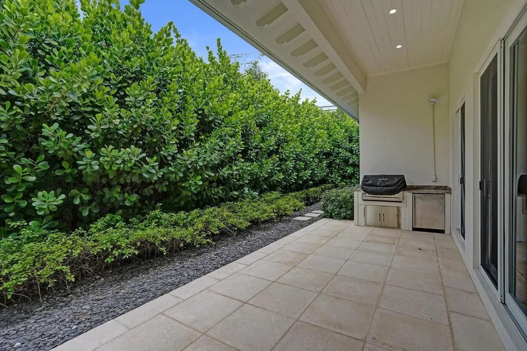 2590 Estates Drive North Palm Beach FL 33408