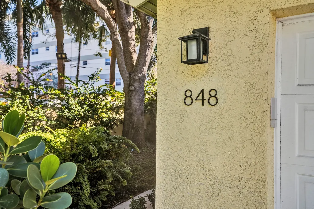 848 SE 4th Court Deerfield Beach FL 33441