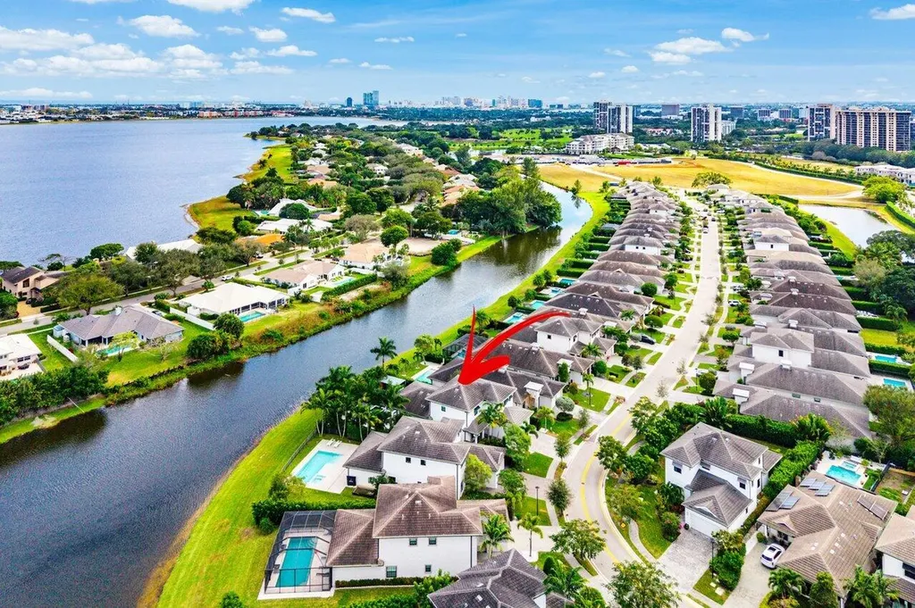 3019 Gin Berry Way West Palm Beach FL 33401