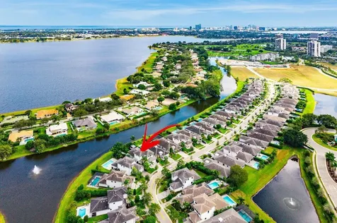 3019 Gin Berry Way West Palm Beach FL 33401