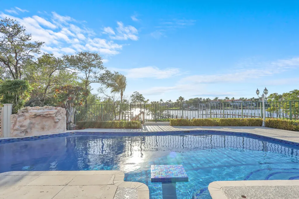 352 River Edge Road Jupiter FL 33477