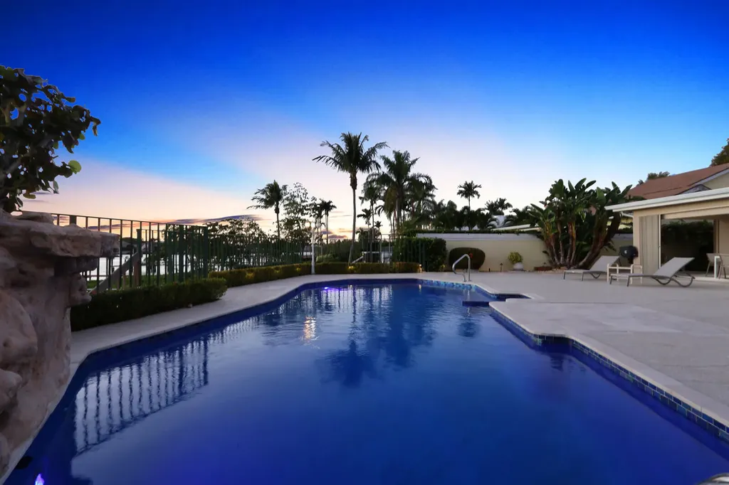 352 River Edge Road Jupiter FL 33477