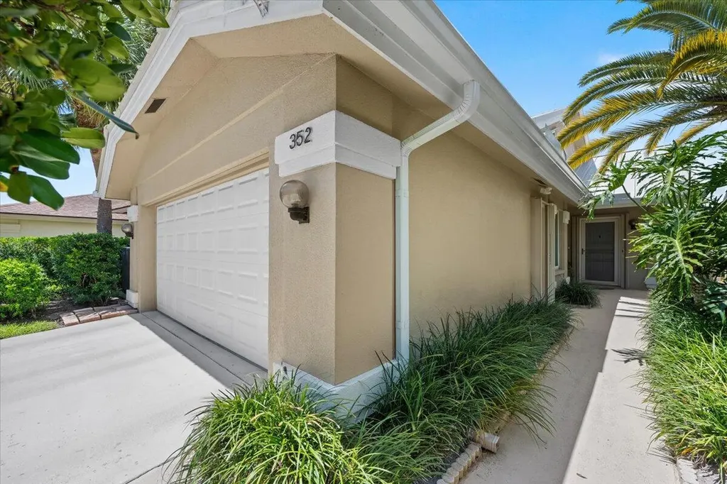 352 River Edge Road Jupiter FL 33477